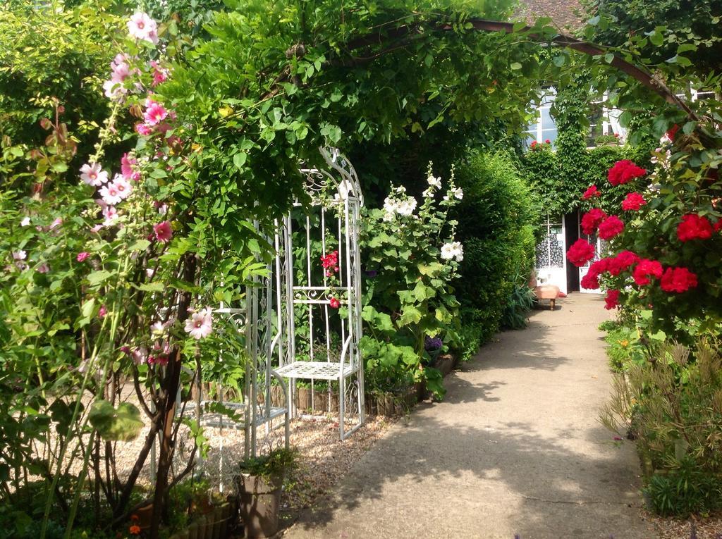 Chambres D'Hôtes La Villa Aliénor Les Andelys Exterior foto